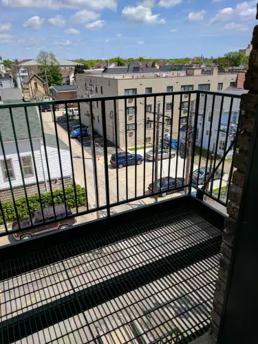 S Bed The Montecristo (1722 W. Wells) 5