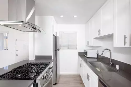 CAL-STATE-LONG-BEACH-Apartment-Building-726080.webp