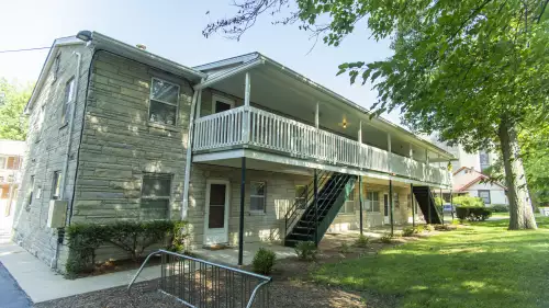 2020-10/IU-Apartment-Building-721716.webp