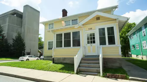 2020-10/IU-Apartment-Building-721808.webp