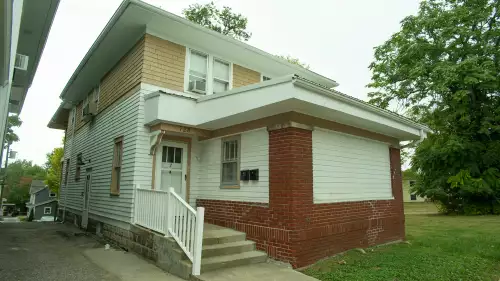 2020-10/IU-Apartment-Building-721882.webp