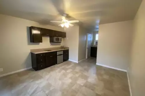 2020-10/ut-austin-Apartment-Building-735186.webp