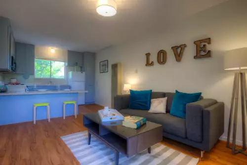 2020-10/ut-austin-Apartment-Building-736824.webp