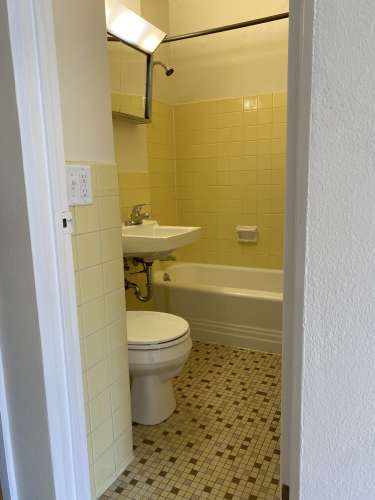 S Bed 444 W Main St Madison, WI 53703 5