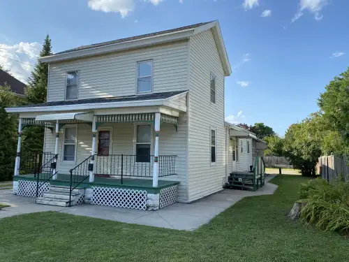 2021-01/UW-OSHKOSH-Apartment-Building-805396.webp