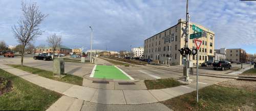 S Bed 444 W Main St Madison, WI 53703 11