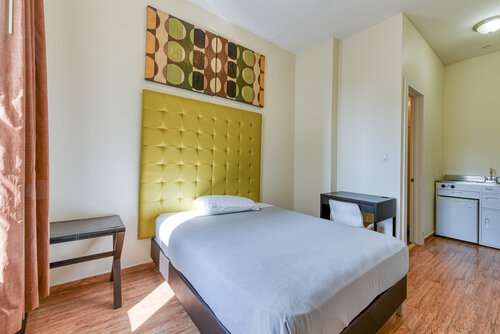Studio 850WEST 17
