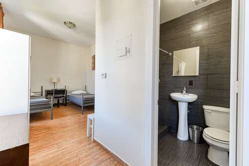 Studio 850WEST 19