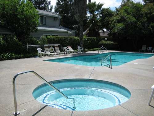 S Bed Le Tournesol Townhomes 5