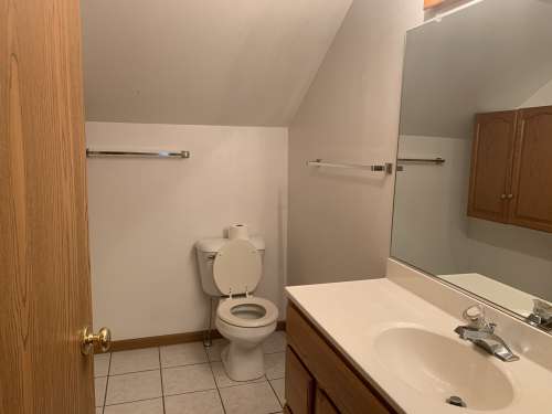 S Bed 1118 S Barstow St 18