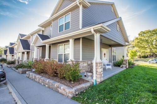 S Bed Log Hill Off College 0