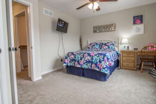 S Bed Log Hill Off College 15