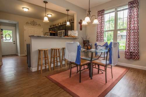 S Bed Log Hill Off College 2