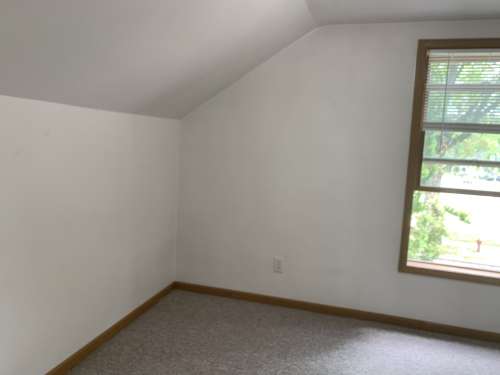 S Bed 1118 S Barstow St 20