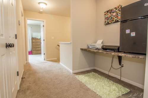 S Bed Log Hill Off College 18