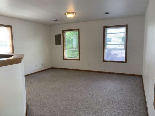 S Bed 1118 S Barstow St 26