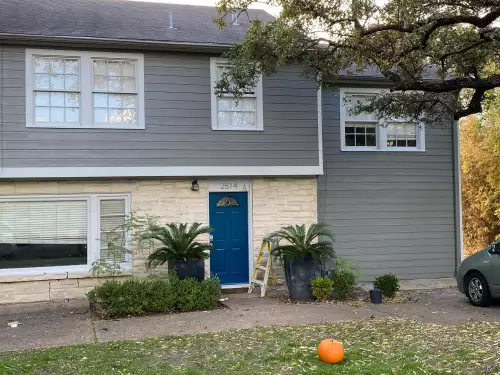 2021-11/UT-AUSTIN-Apartment-Building-2389487.webp