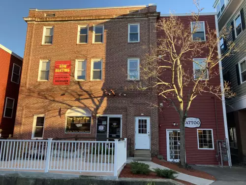 2021-12/NEW-HAMPSHIRE-Apartment-Building-6803015.webp