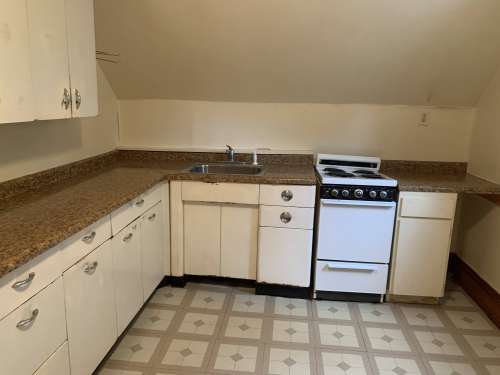 S Bed 222 Niagara St 1