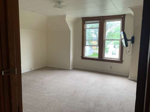 S Bed 222 Niagara St 10