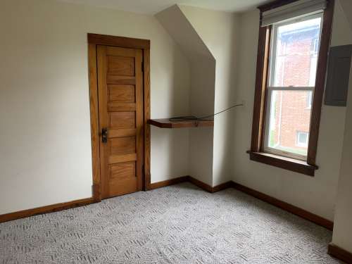 S Bed 222 Niagara St 12