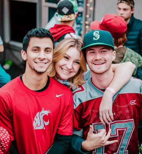 S Bed COUG HOUSING - Live On The Hill! 15