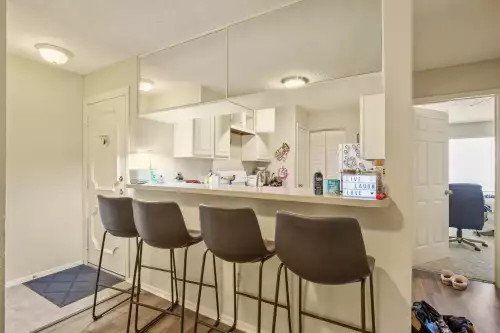 2022-09/UT-AUSTIN-Apartment-Building-10581685.webp