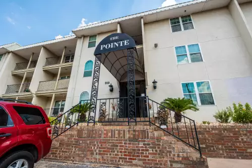 2022-09/UT-AUSTIN-Apartment-Building-10613139.webp