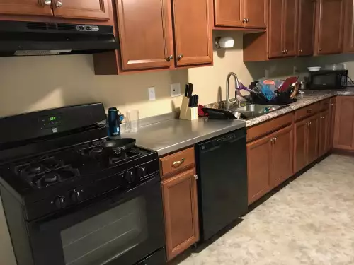 2022-11/BINGHAMTON-Apartment-Building-11956897.webp