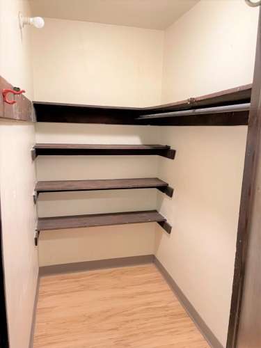 S Bed 5710 Phillips Ave 10