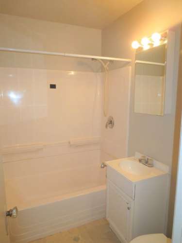 S Bed 5710 Phillips Ave 79