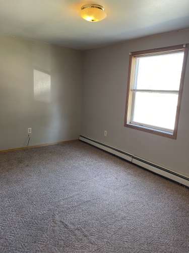 S Bed 819 / 819A John Ave 20