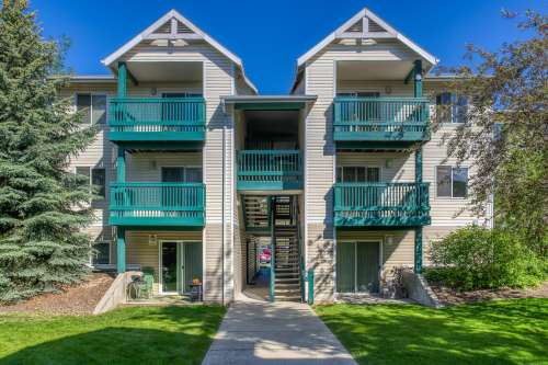 Studio Aspen Village 6