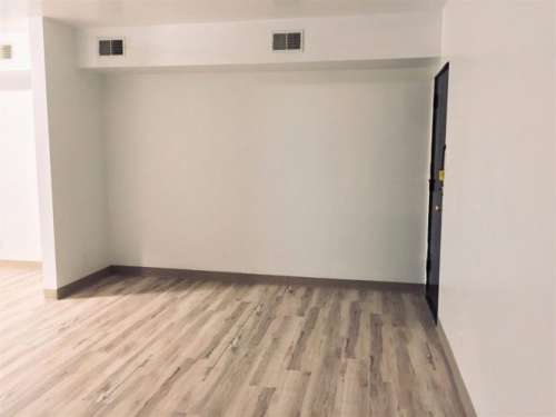 S Bed 5710 Phillips Ave 20