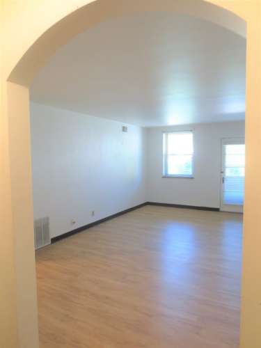 S Bed 5710 Phillips Ave 72