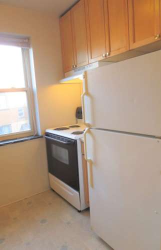 S Bed 5710 Phillips Ave 74