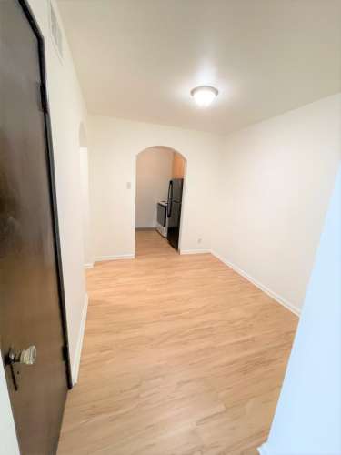 S Bed 5710 Phillips Ave 13