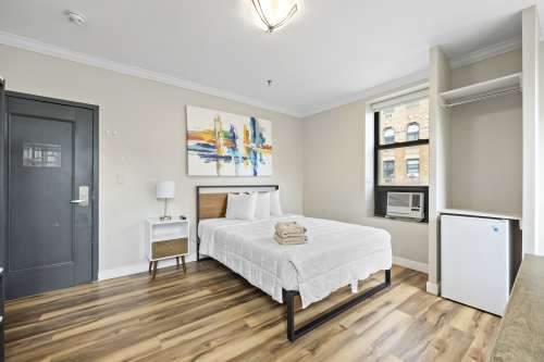 S Bed Studios 99 46