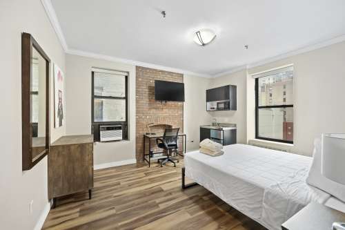 S Bed Studios 99 57