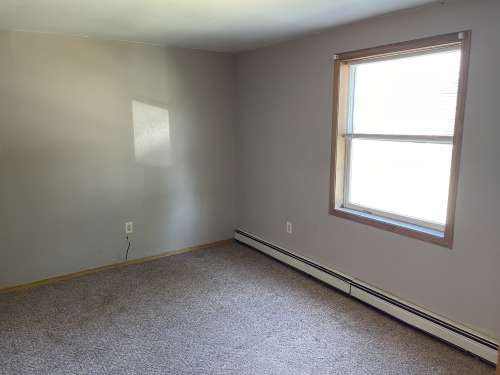 S Bed 819 / 819A John Ave 9