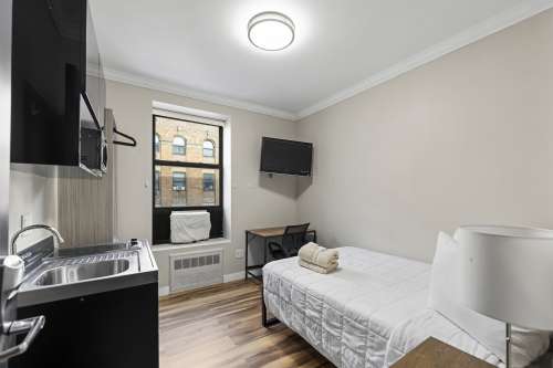 S Bed Studios 99 50