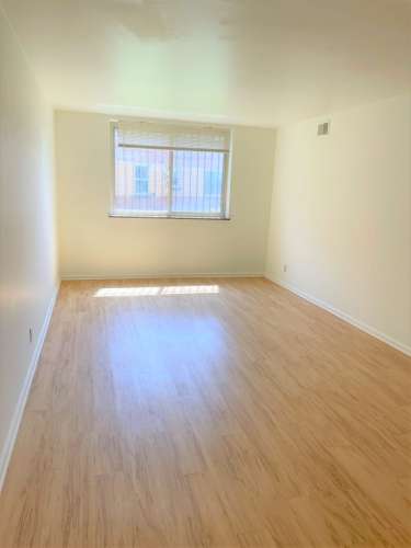 S Bed 5710 Phillips Ave 11