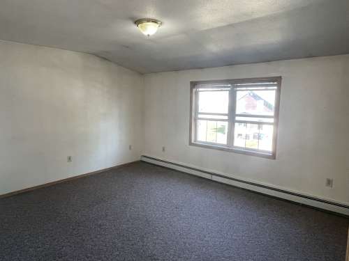 S Bed 819 / 819A John Ave 6