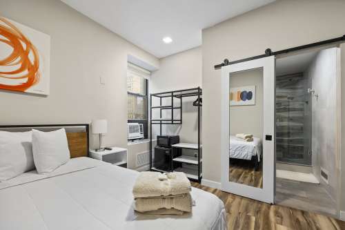S Bed Studios 99 36