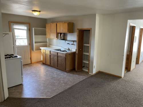 S Bed 819 / 819A John Ave 16