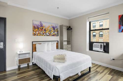 S Bed Studios 99 60
