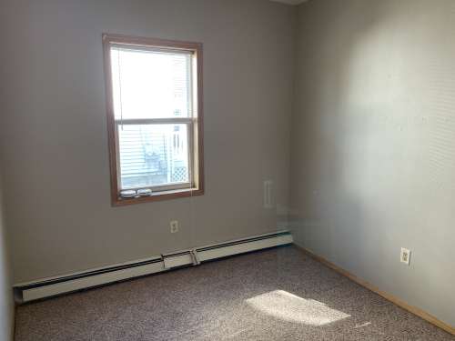 S Bed 819 / 819A John Ave 10