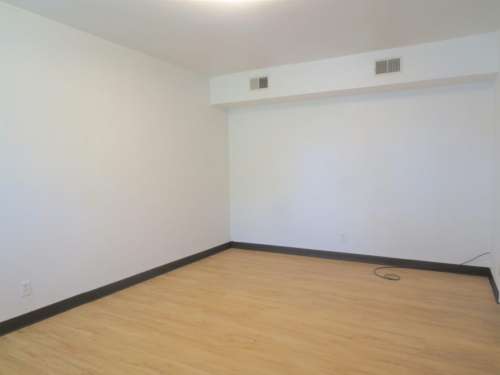 S Bed 5710 Phillips Ave 58