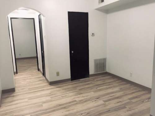 S Bed 5710 Phillips Ave 52