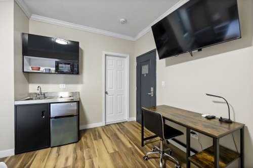 S Bed Studios 99 1